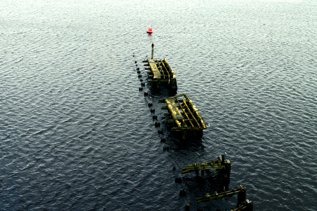 LingDynasty Photography - Man on a dock